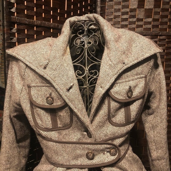 3/$30 - Seduction tan jacket, wool - Picture 4 of 7